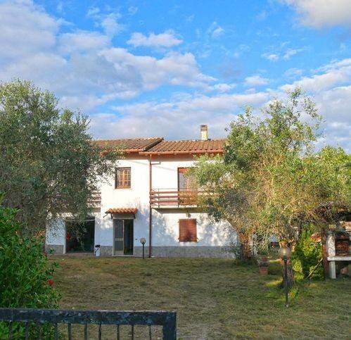 casa indipendente in vendita a Fivizzano in zona Gassano
