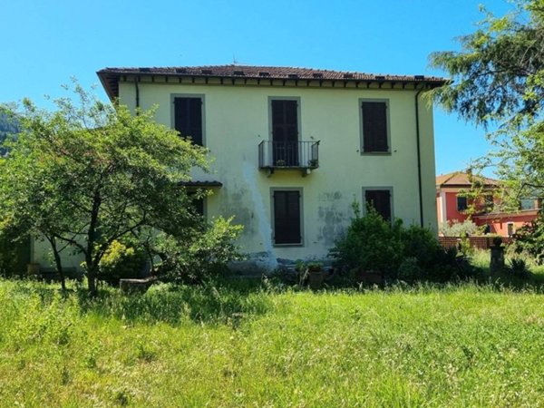casa indipendente in vendita a Fivizzano in zona Cerignano