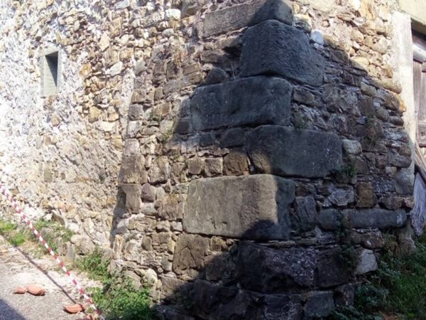 casa indipendente in vendita a Fivizzano in zona Turano