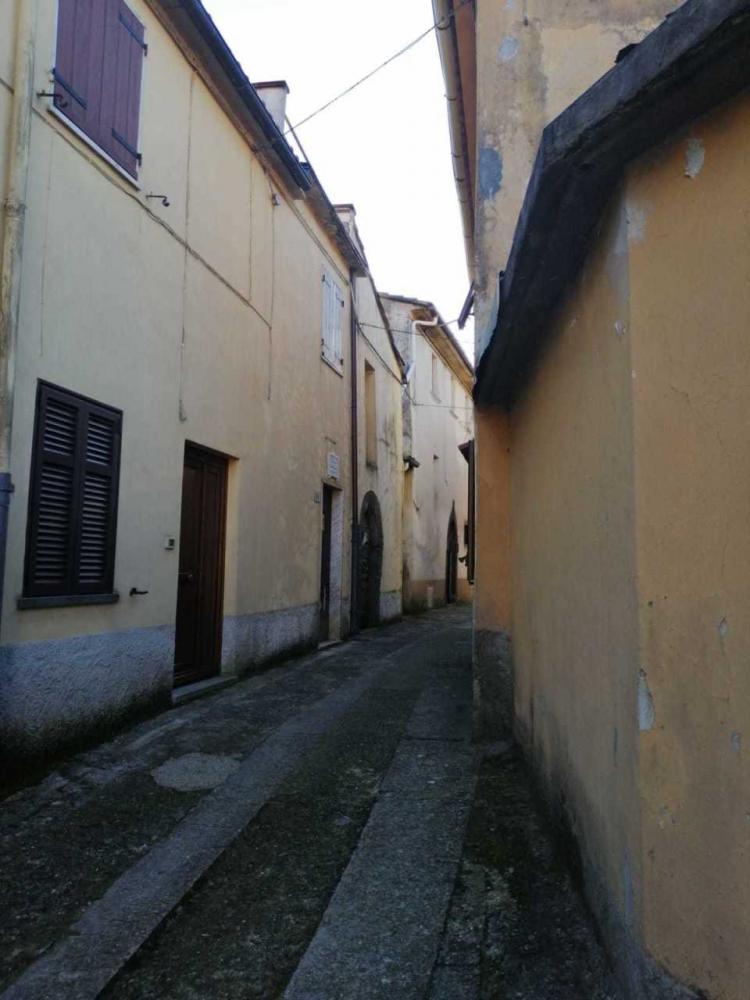 casa indipendente in vendita a Fivizzano in zona Colla