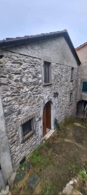 appartamento in vendita a Fivizzano in zona Vinca