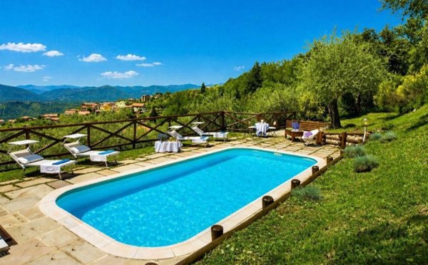 casa indipendente in vendita a Fivizzano in zona Magliano