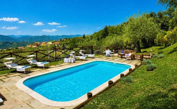 casa indipendente in vendita a Fivizzano in zona Magliano