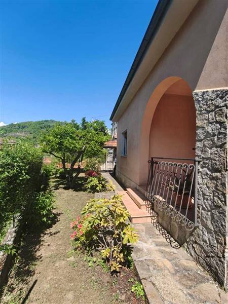 casa indipendente in vendita a Fivizzano