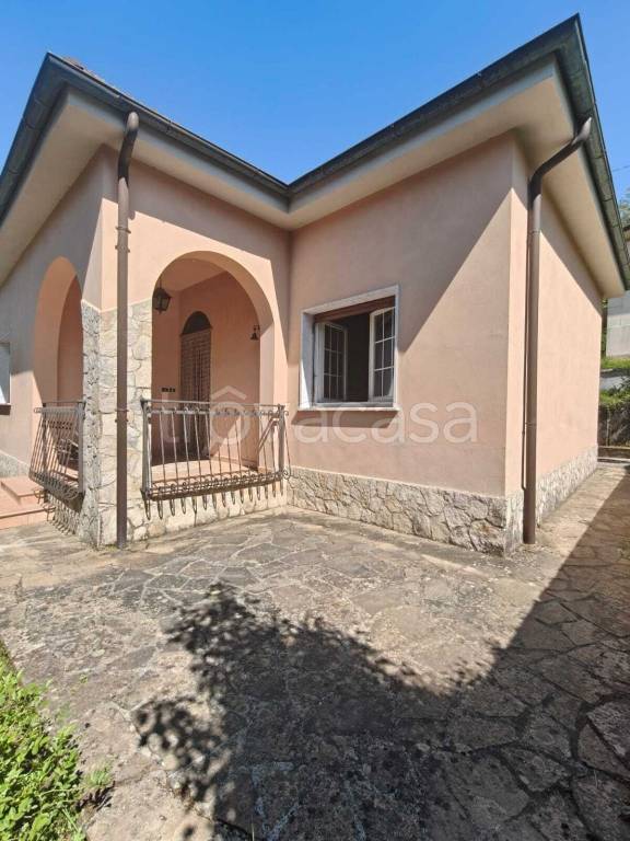 casa indipendente in vendita a Fivizzano in zona Gragnola