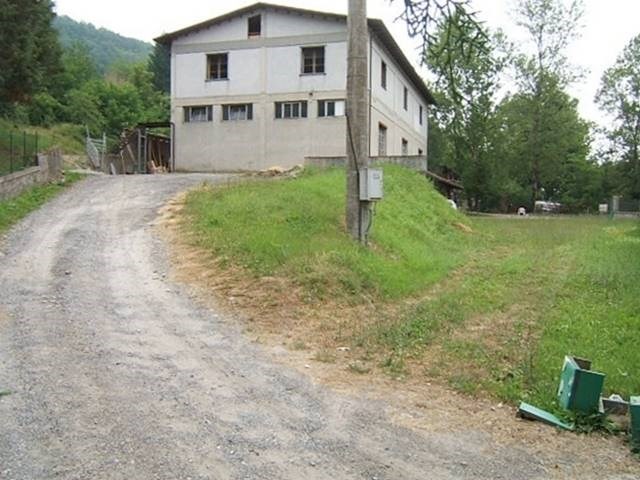 locale commerciale in vendita a Fivizzano