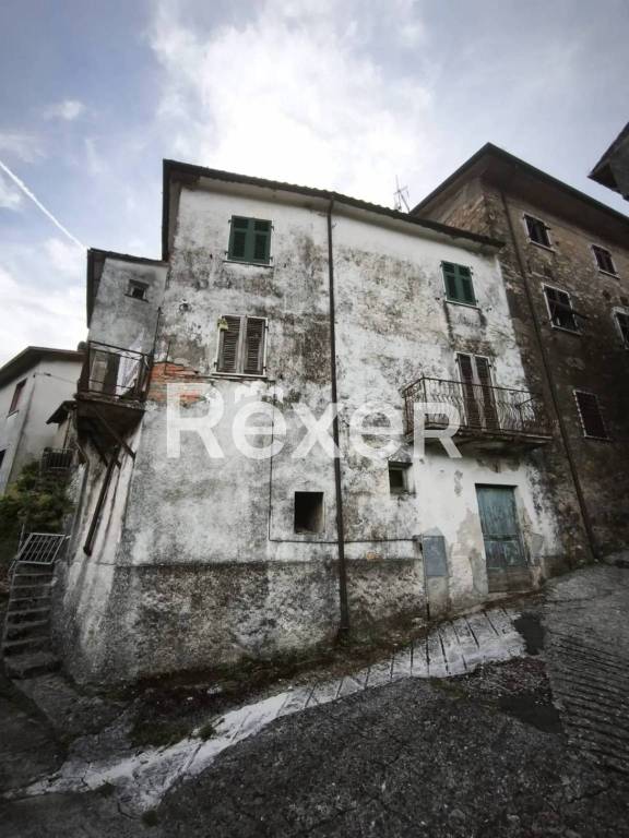 casa indipendente in vendita a Fivizzano in zona Colla