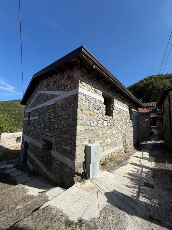 ufficio in vendita a Fivizzano in zona Turano
