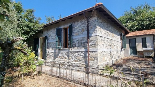 casa indipendente in vendita a Fivizzano in zona Castelletto