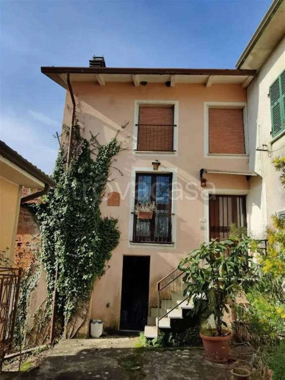 casa indipendente in vendita a Fivizzano in zona Sassalbo