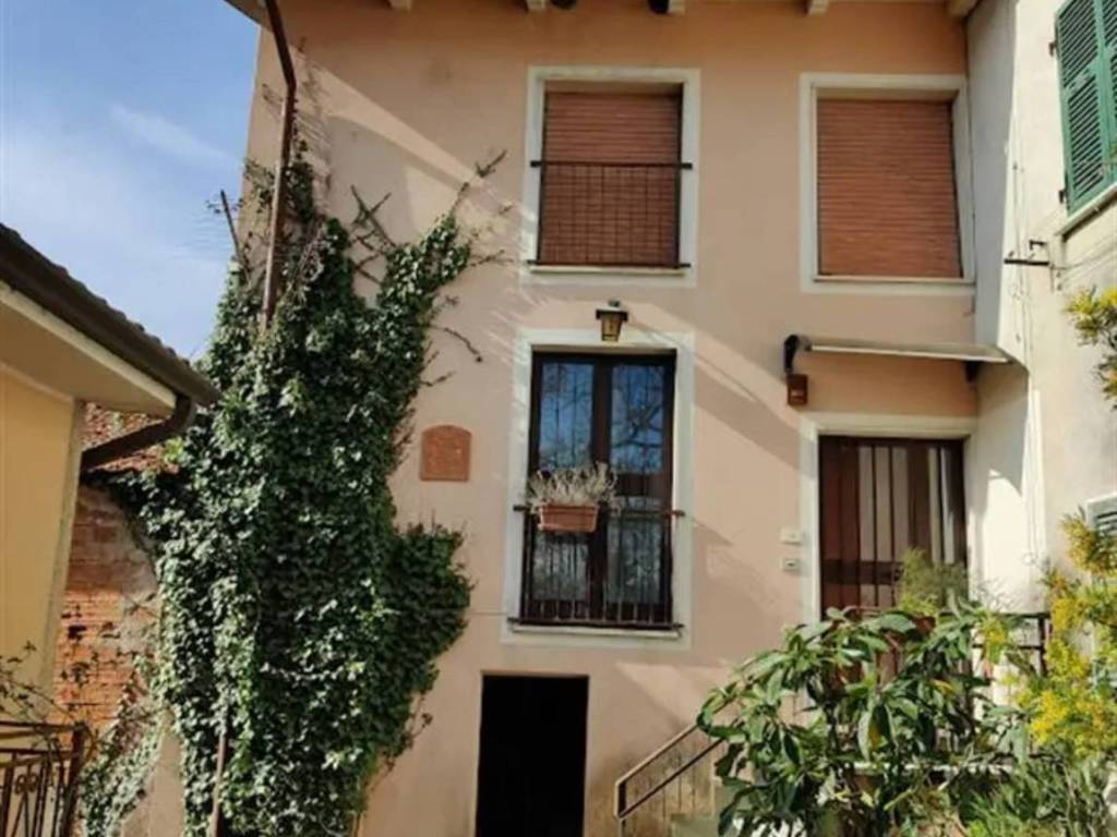 casa indipendente in vendita a Fivizzano in zona Sassalbo
