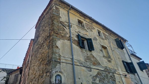 casa indipendente in vendita a Fivizzano in zona Pò