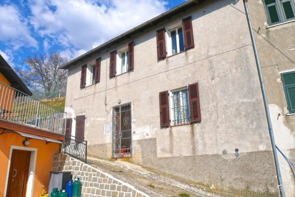 casa indipendente in vendita a Fivizzano