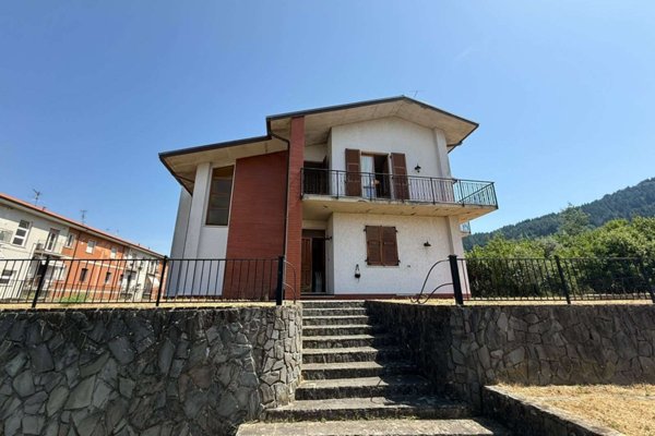 casa indipendente in vendita a Fivizzano
