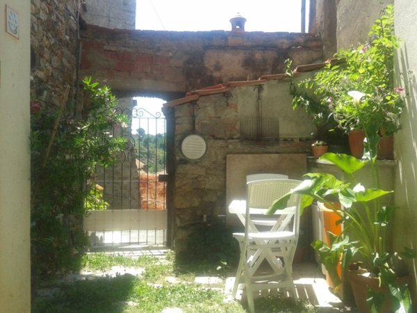 casa semindipendente in vendita a Fosdinovo in zona Giucano
