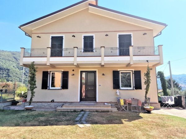 casa indipendente in vendita a Fosdinovo in zona Carignano