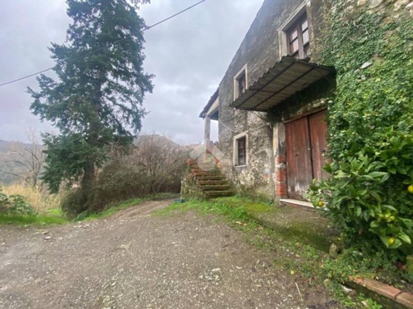casa indipendente in vendita a Fosdinovo