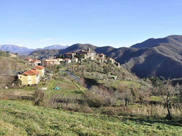 quadrivano in vendita a Fosdinovo in zona Marciaso