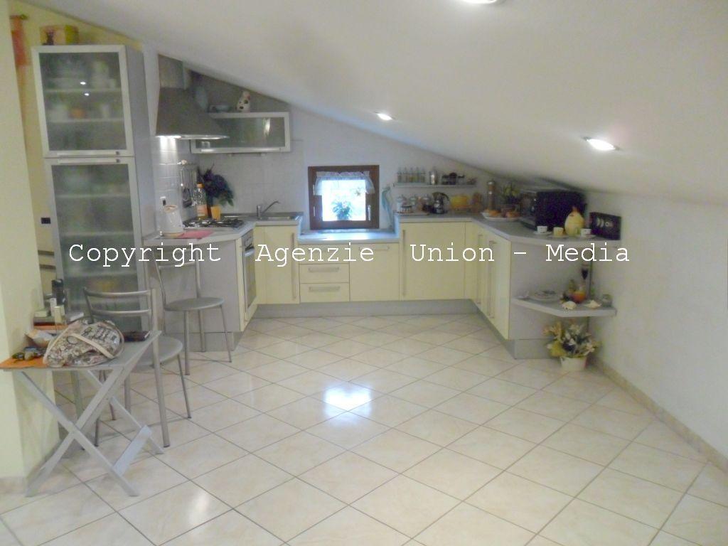 appartamento in vendita a Fosdinovo in zona Caniparola