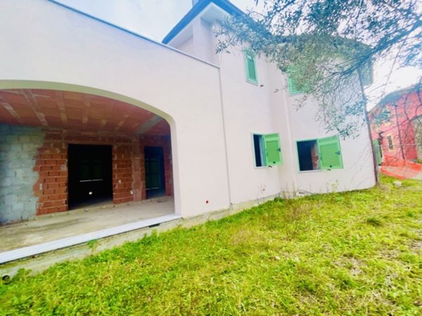 casa indipendente in vendita a Fosdinovo