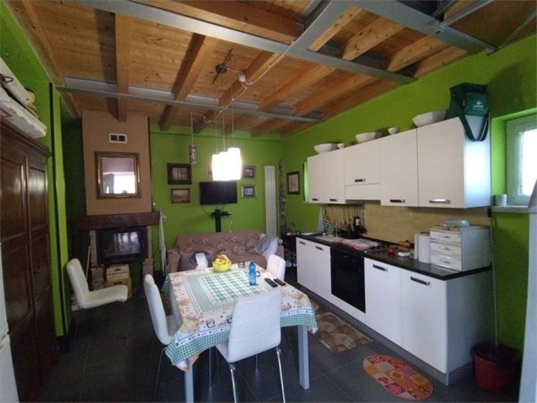 casa indipendente in vendita a Fosdinovo in zona Caprognano