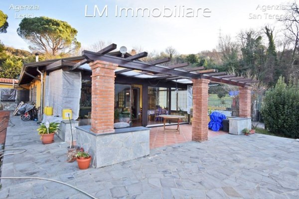 casa indipendente in vendita a Fosdinovo in zona Giucano
