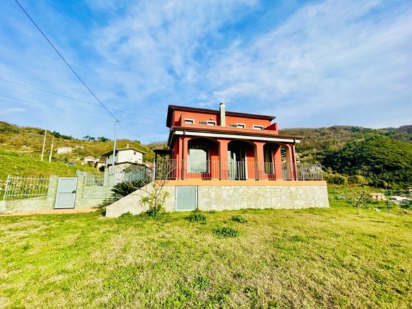 casa indipendente in vendita a Fosdinovo in zona Canepari