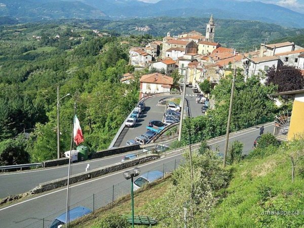 appartamento in vendita a Fosdinovo in zona Tendola