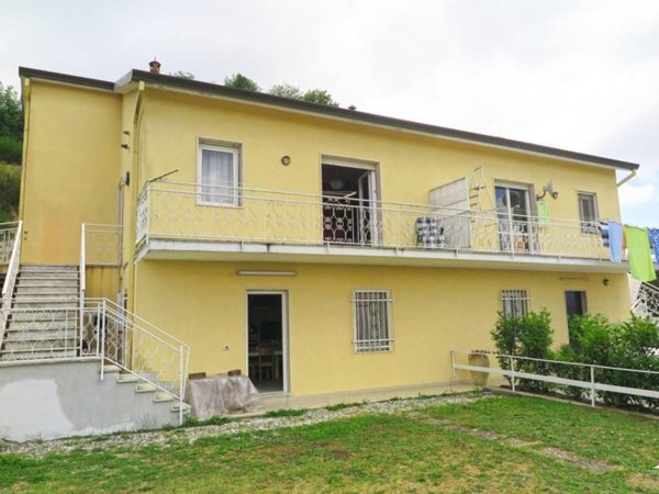 casa indipendente in vendita a Fosdinovo
