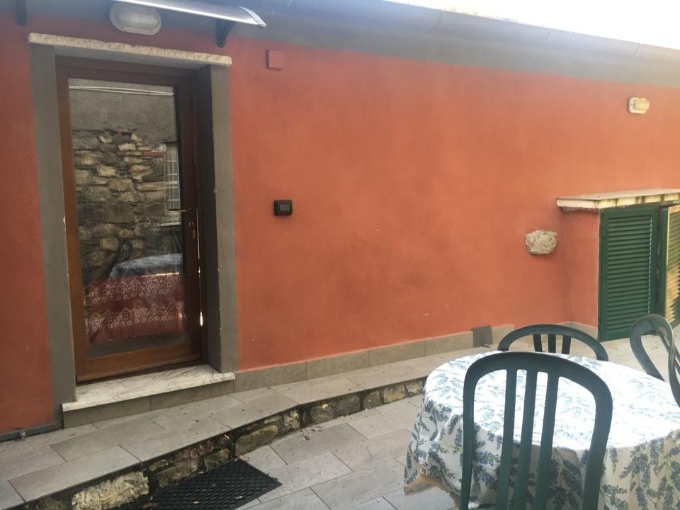 appartamento in vendita a Fosdinovo in zona Giucano