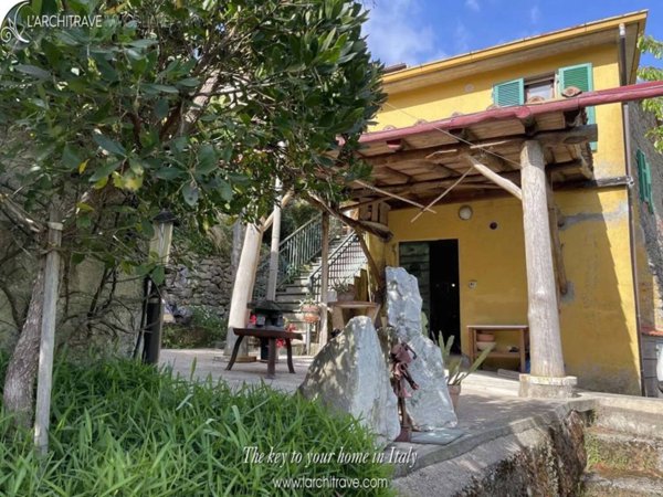 casa indipendente in vendita a Fosdinovo