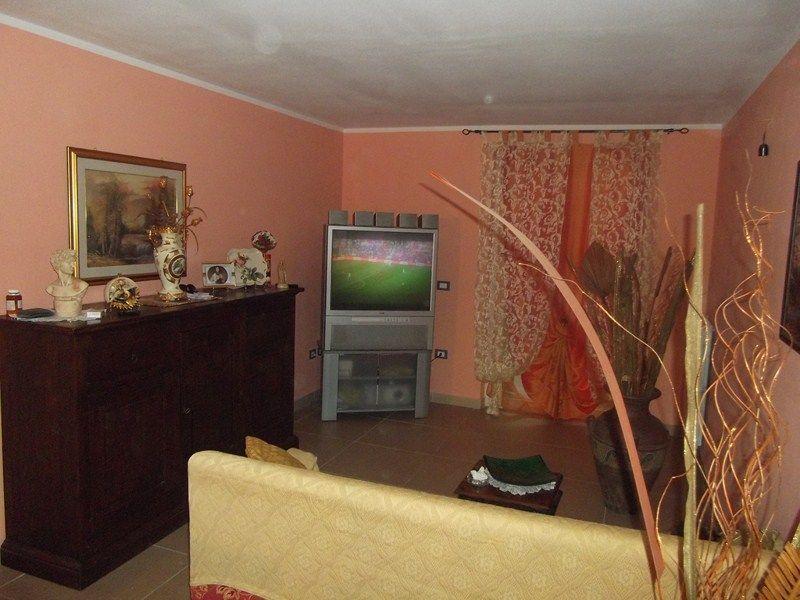 appartamento in vendita a Fosdinovo in zona Caniparola