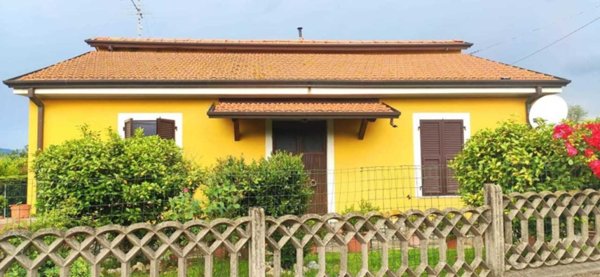 casa indipendente in vendita a Fosdinovo in zona Caniparola