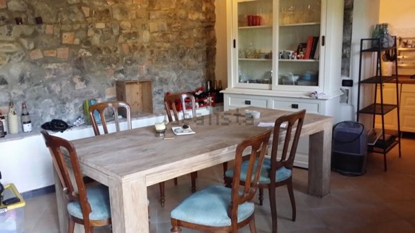 appartamento in vendita a Fosdinovo in zona Giucano
