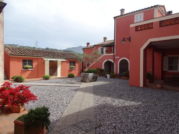 appartamento in vendita a Fosdinovo in zona Caniparola