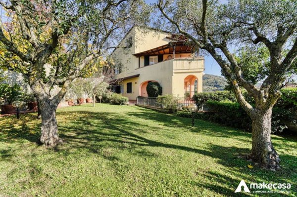 appartamento in vendita a Fosdinovo in zona Caniparola
