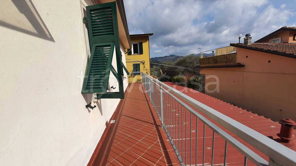 appartamento in vendita a Fosdinovo in zona Carignano