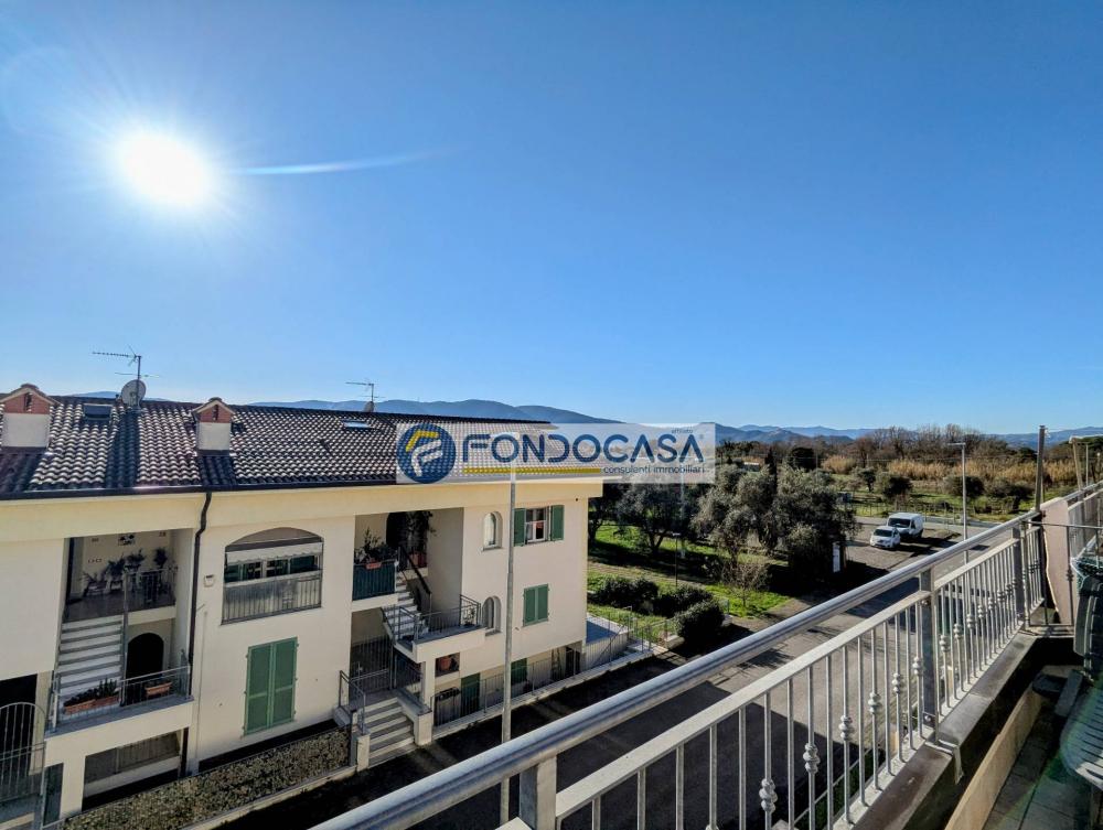 appartamento in vendita a Fosdinovo in zona Caniparola