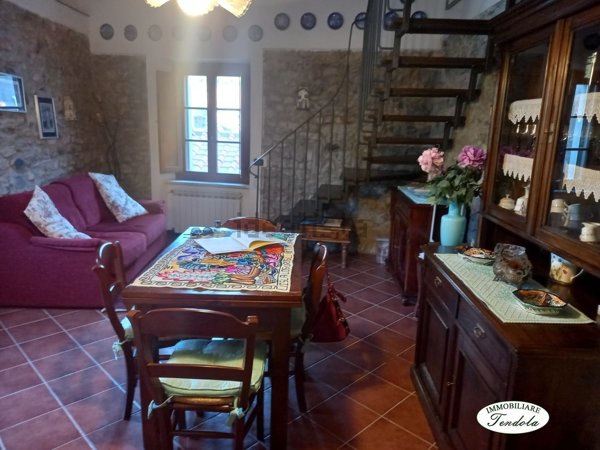 appartamento in vendita a Fosdinovo in zona Giucano