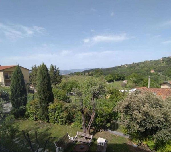 casa indipendente in vendita a Fosdinovo in zona Caprognano