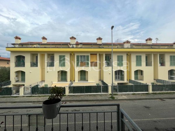 appartamento in vendita a Fosdinovo in zona Caniparola