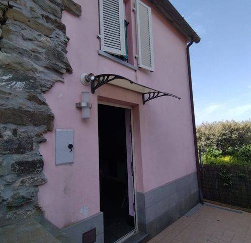 casa indipendente in vendita a Fosdinovo