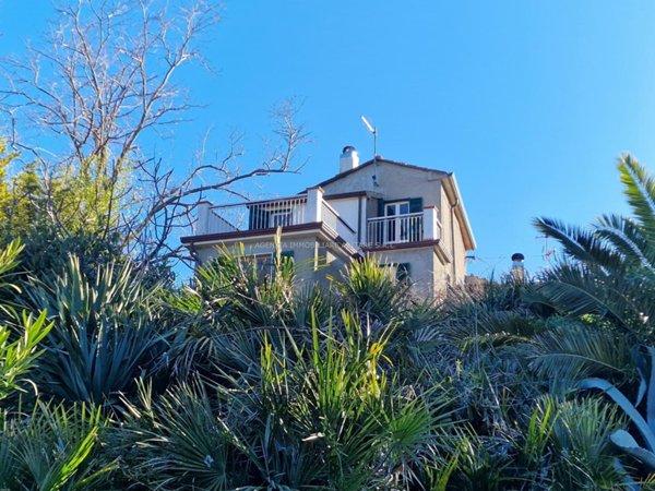 casa indipendente in vendita a Fosdinovo