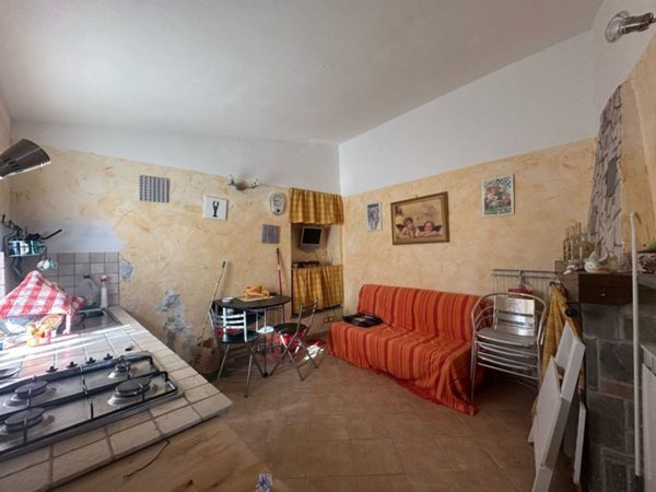 appartamento in vendita a Fosdinovo in zona Canepari