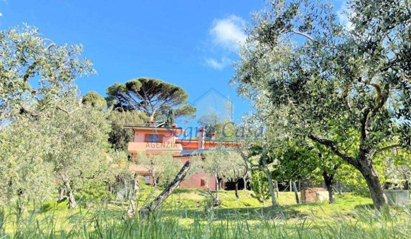 casa indipendente in vendita a Fosdinovo