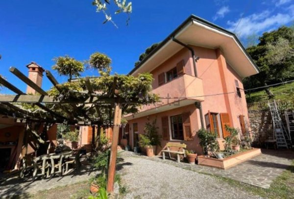casa indipendente in vendita a Fosdinovo