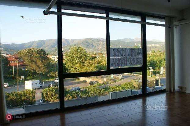 ufficio in vendita a Fosdinovo in zona Caniparola