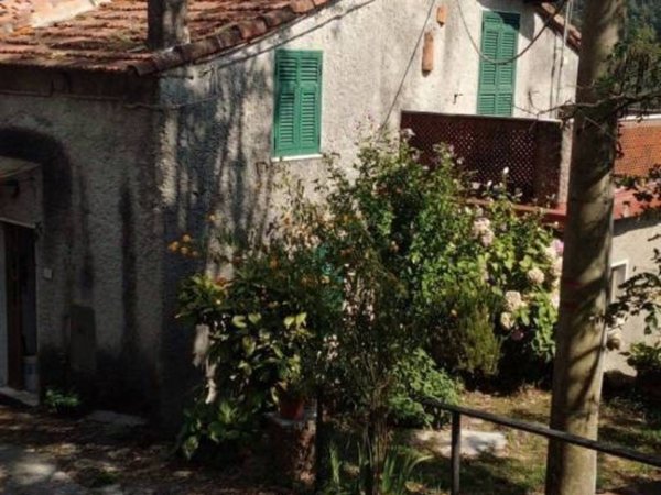 intera palazzina in vendita a Fosdinovo