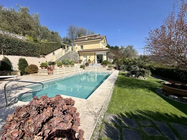 casa indipendente in vendita a Fosdinovo