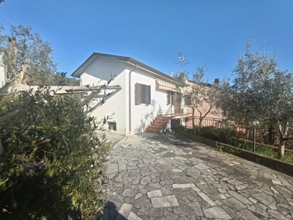 casa indipendente in vendita a Fosdinovo in zona Caniparola